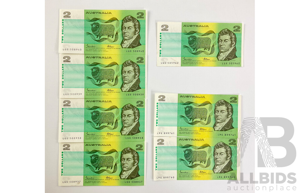 Seven Australian 1985 Two Dollar Notes, R89 Johnstone/Fraser Consecutive LGS 50937 - LGS 508940, LPG 899760 - LPG 899761and LGS 505962