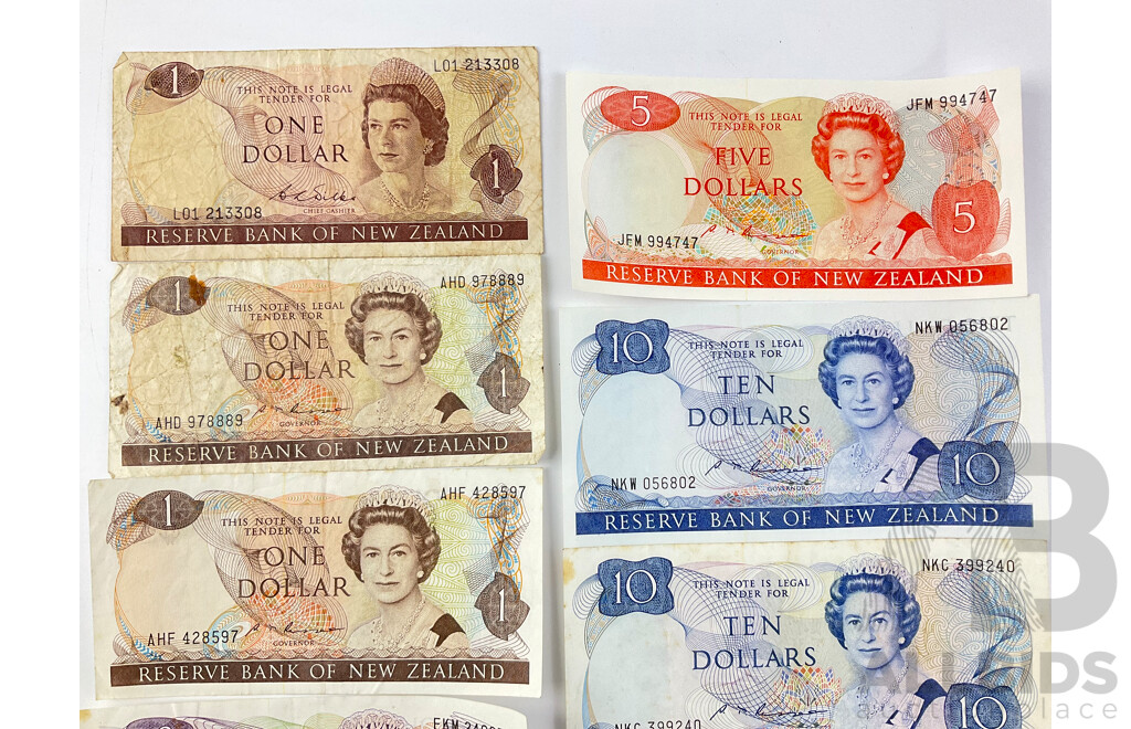 Vintage New Zealand QE2 Bank Notes Including Twenty, Ten(3), Five(2), Two(2) and One(3)