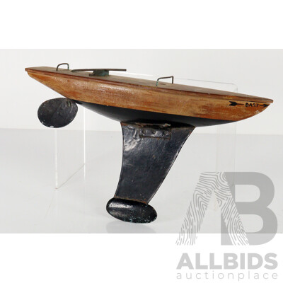 Vintage Timber Pond Yacht with Original Lead Keel
