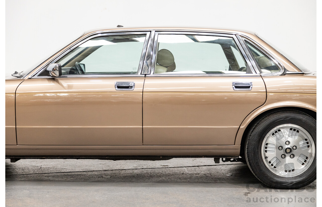 06/1991 Jaguar Sovereign JH 4d Sedan Metallic Bronze 4.0L