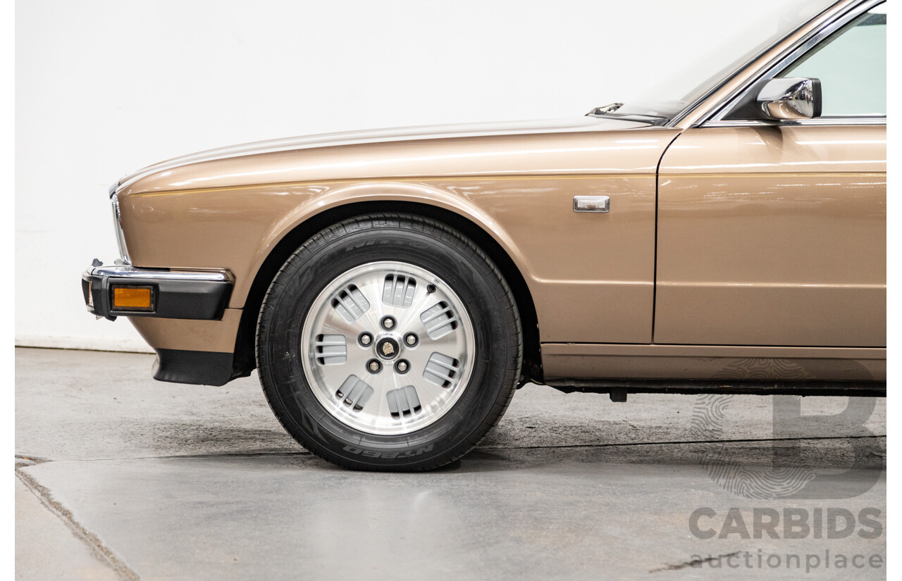 06/1991 Jaguar Sovereign JH 4d Sedan Metallic Bronze 4.0L