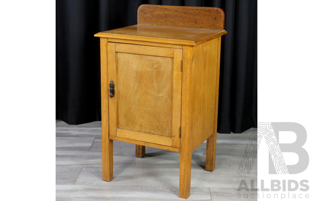 Maple Single Door Pot Cupboard