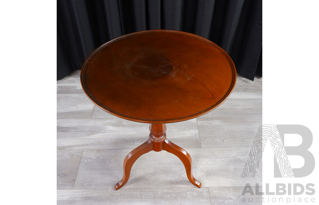 Mahogany Single Pedestal Wine Table