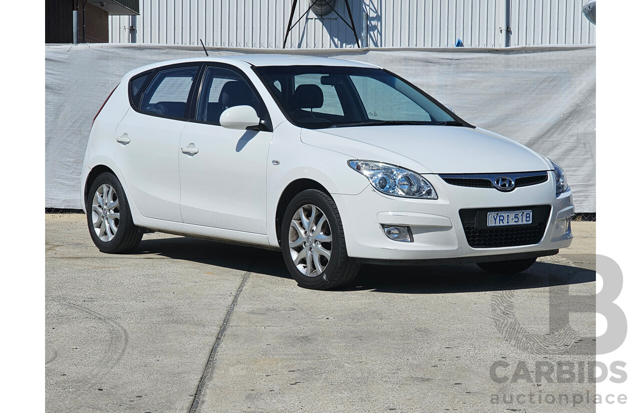 4/2010 Hyundai i30 SLX FD MY10 5d Hatchback White 2.0L