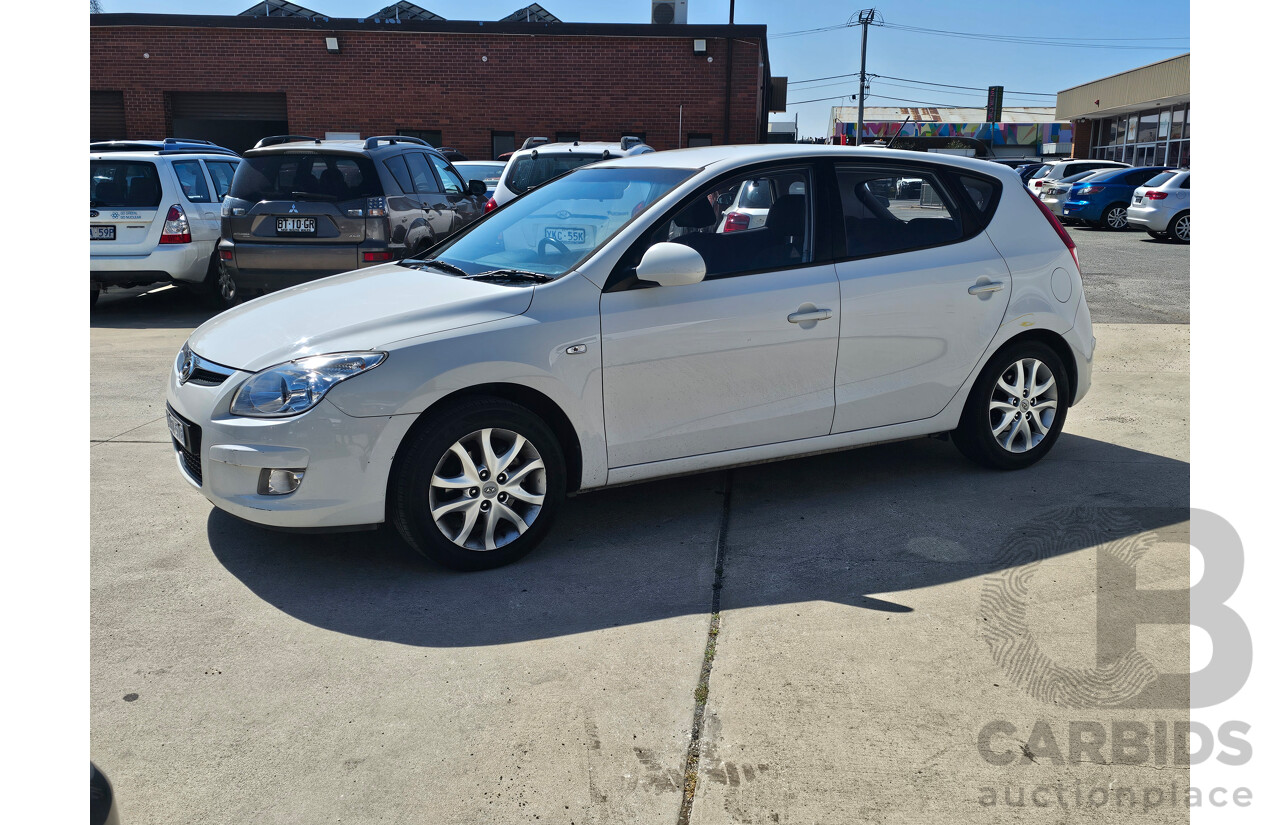 4/2010 Hyundai i30 SLX FD MY10 5d Hatchback White 2.0L