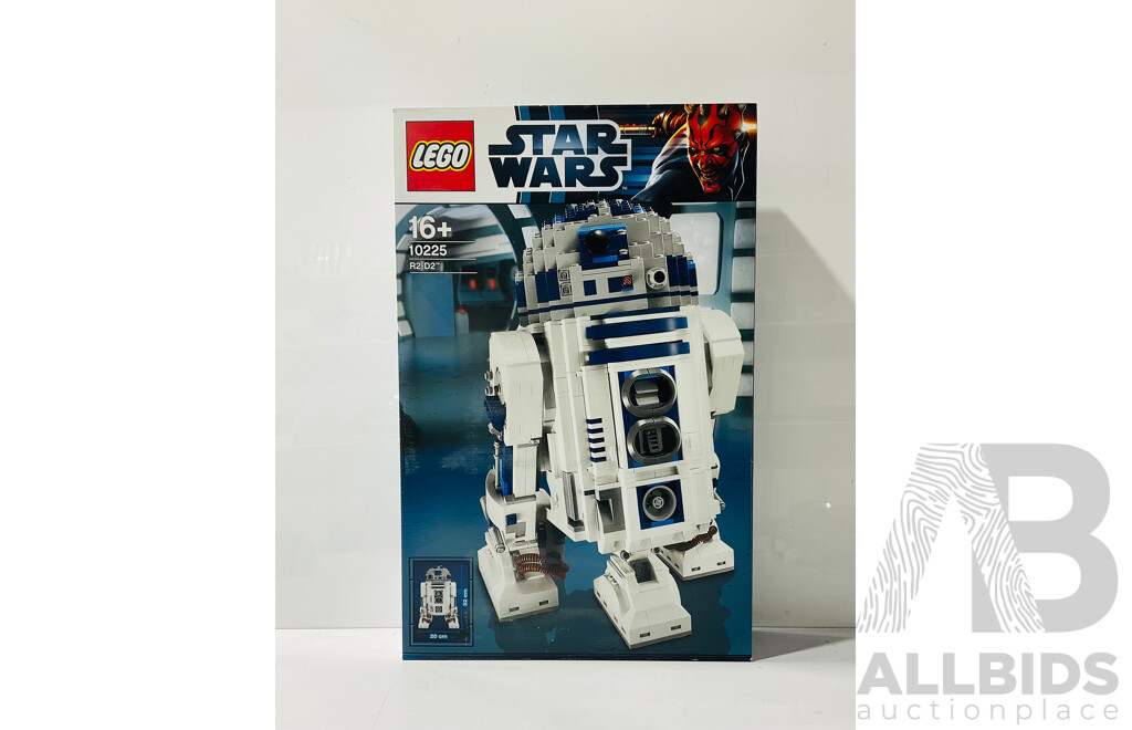 New in Box LEGO Star Wars R2-D2 10225