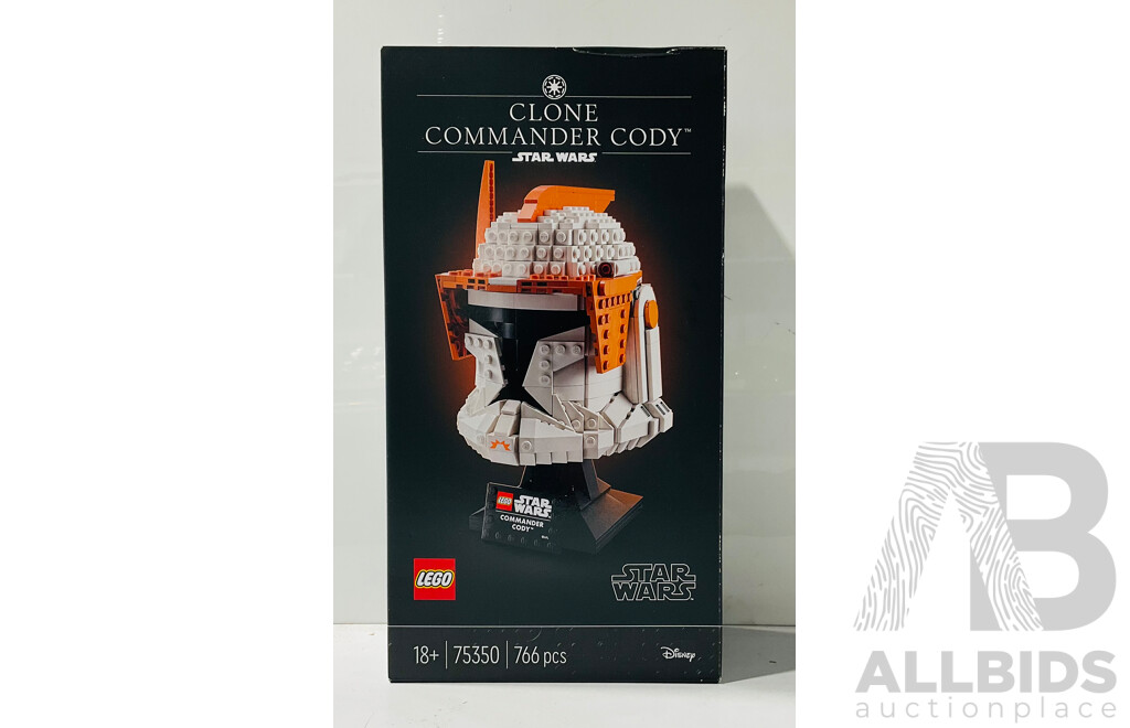 New in Box LEGO Star Wars Clone Commander Cody Helmet 75350