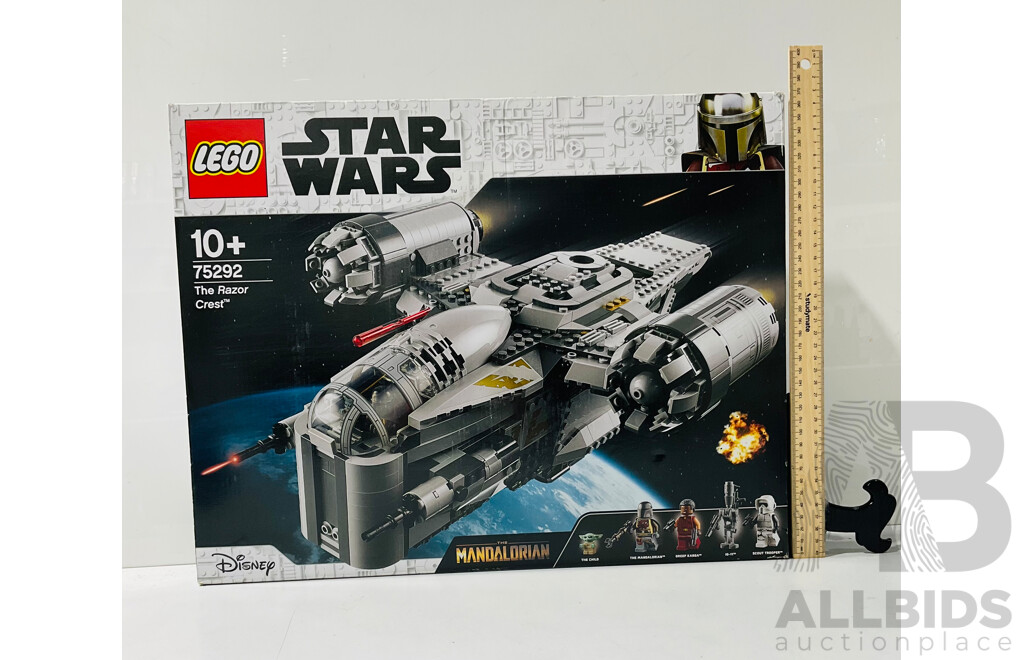 New in Box LEGO Star Wars the Razor Crest 75292