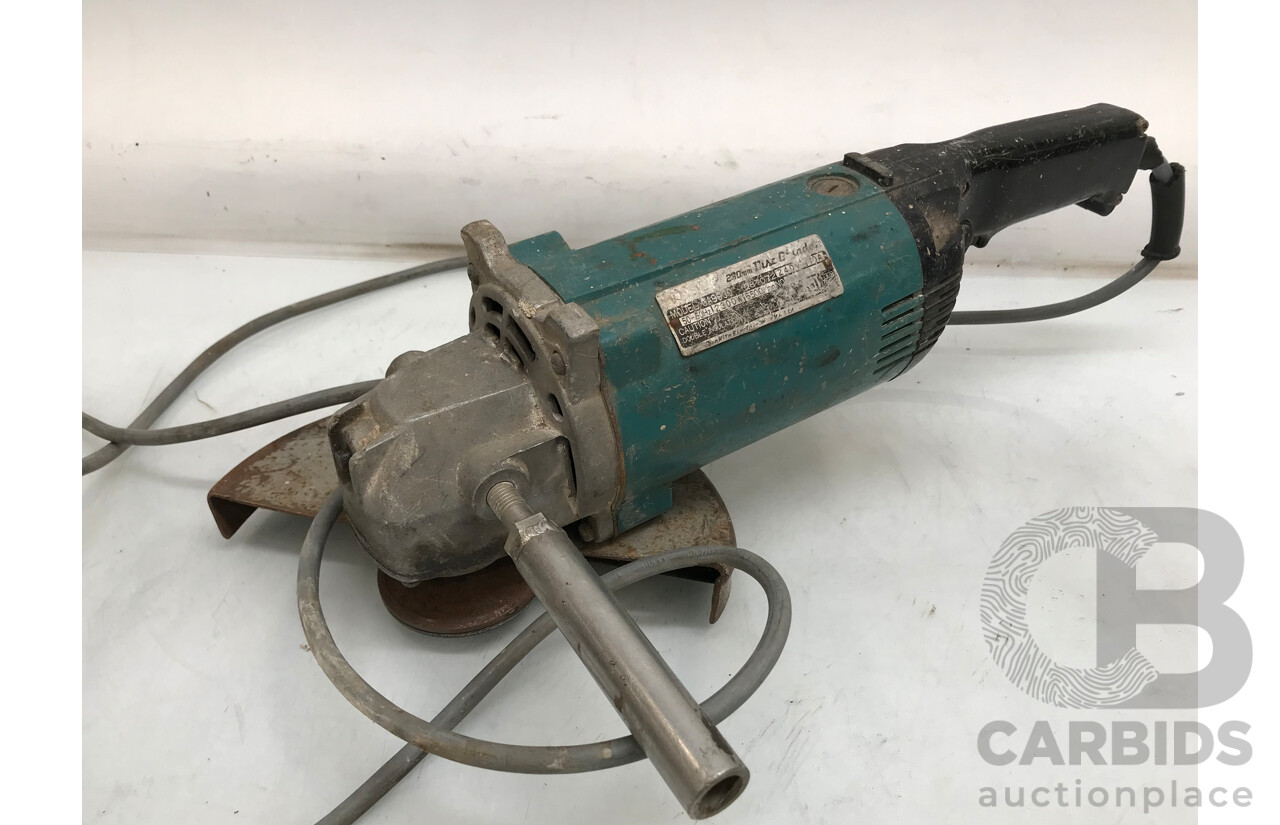 Makita (GA9000) 230mm Angle Grinder