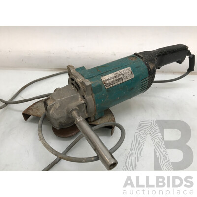 Makita (GA9000) 230mm Angle Grinder