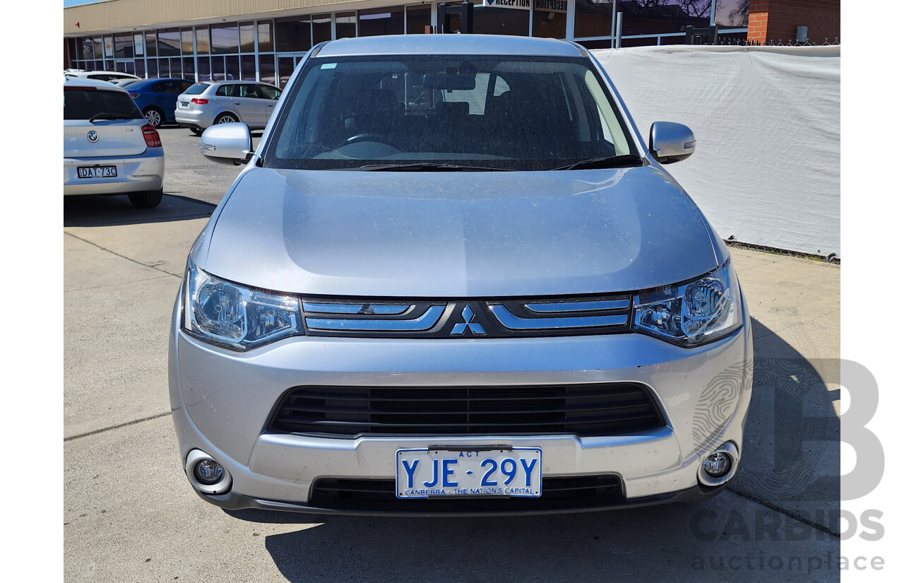 11/2012 Mitsubishi Outlander Aspire (4x4) ZJ 4d Wagon Silver Or Chrome 2.4L