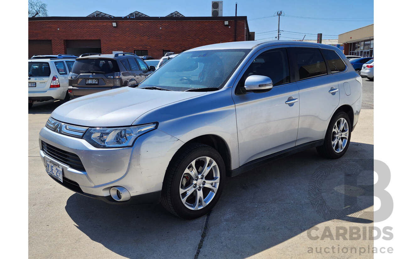 11/2012 Mitsubishi Outlander Aspire (4x4) ZJ 4d Wagon Silver Or Chrome 2.4L