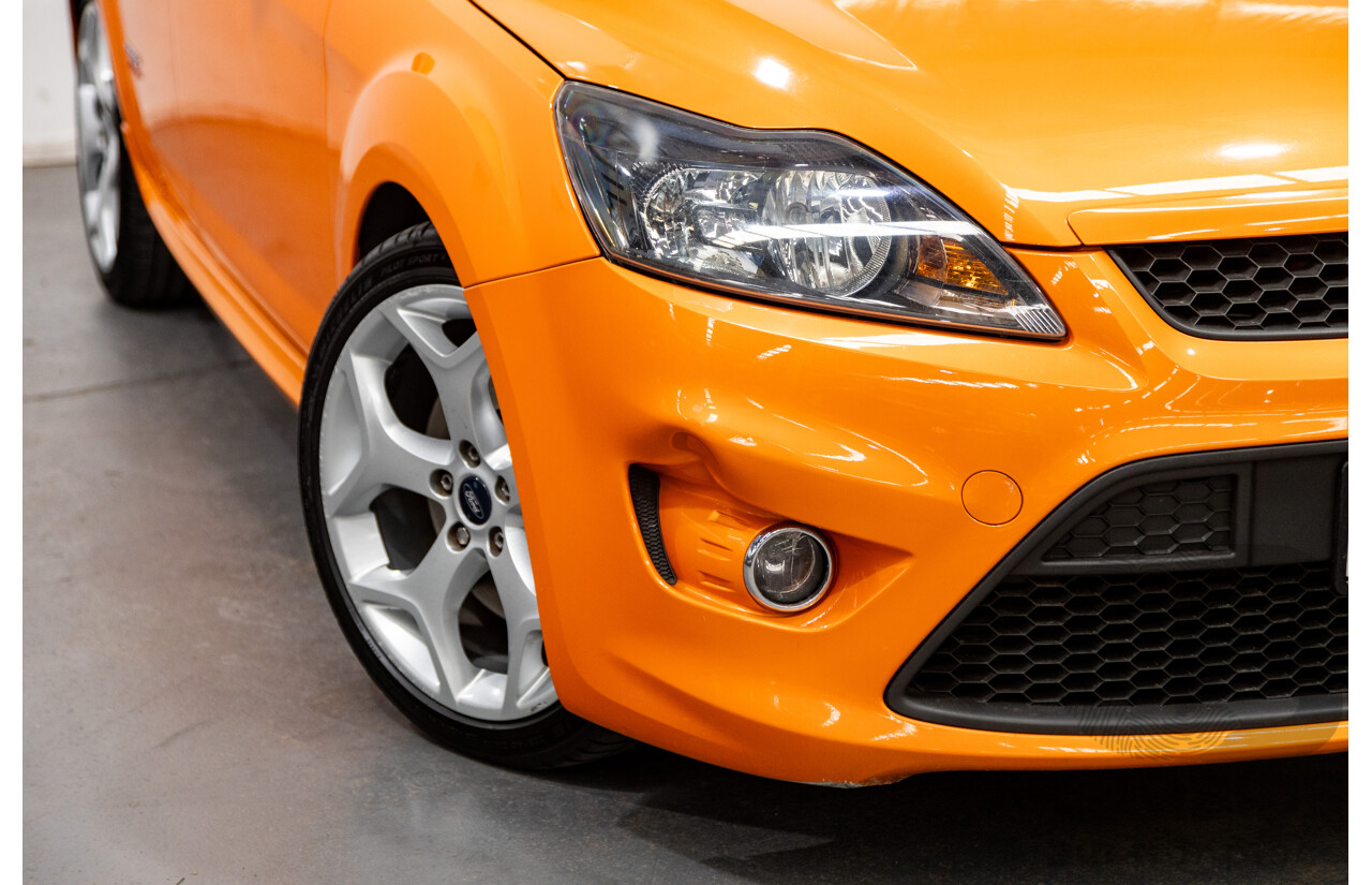 10/2010 Ford Focus XR5 Turbo LV 5d Hatchback Electric Orange 2.5L