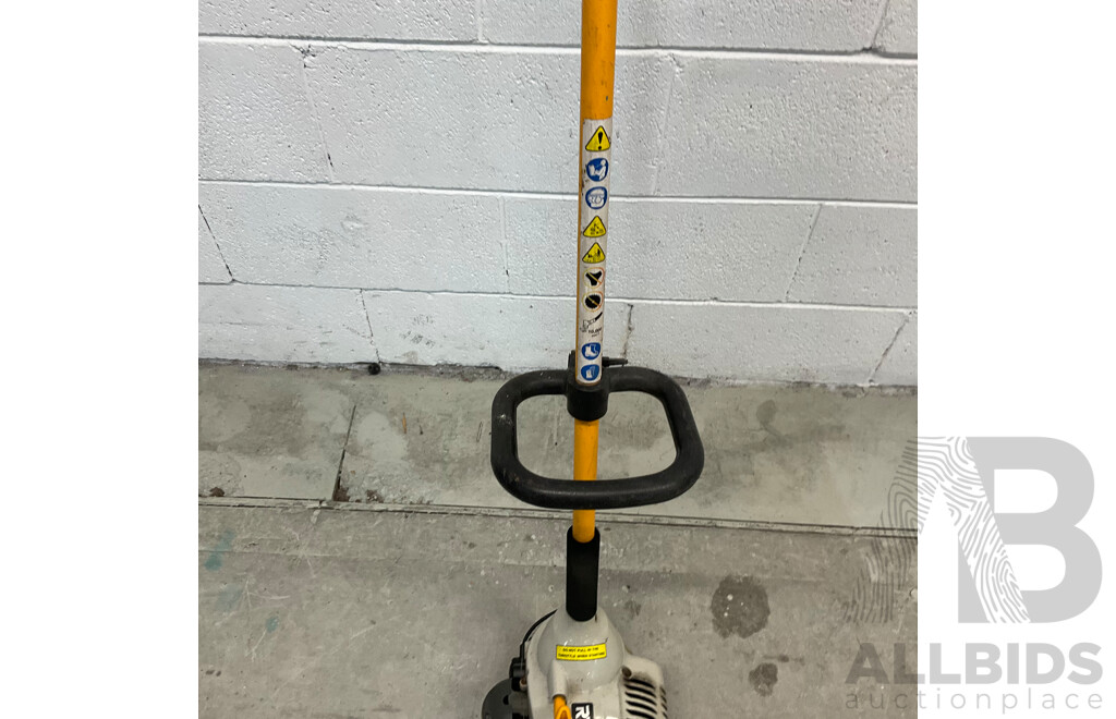 RYOBI Line Trimmer RLT26SDNB