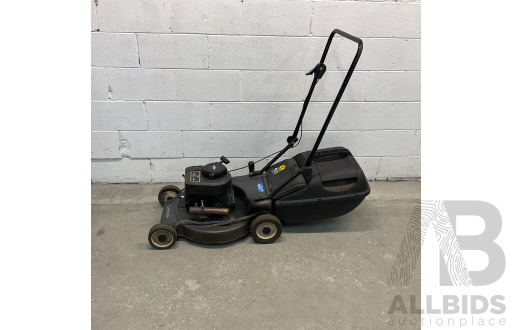 BRIGGS & STRATTON 450 Series 148CC Sabre Petrol Lawn Mower