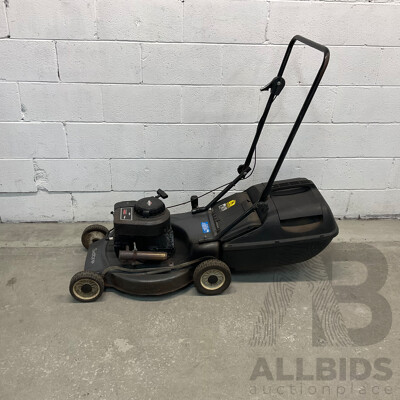 BRIGGS & STRATTON 450 Series 148CC Sabre Petrol Lawn Mower