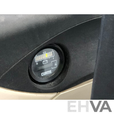 Crown 1.5T Electric/Hydraulic Walkie Straddle Stacker