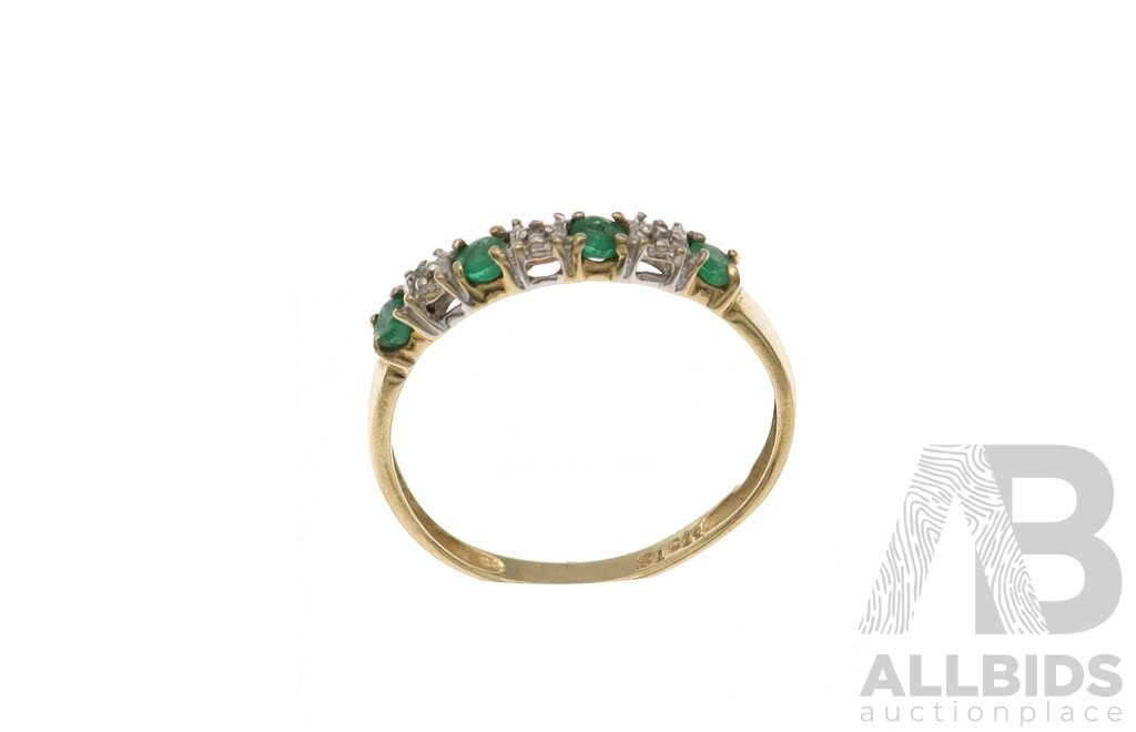 9ct Vintage Natural Emerald & Diamond Ring, Est TDW 0.03ct, Size M, 0.90 Grams