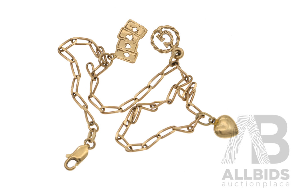 9ct Elongated Curb Link Bracelet with (3) 9ct Gold Charms, 22.5cm, 5.03 Grams