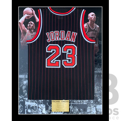 L7 - Michael Jordan - Signed and Framed Back Chicago Bulls #23 Jersey