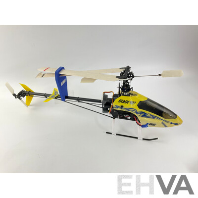 Blade 400 E Flite Remote Controlled Lot 1560732 EHVA