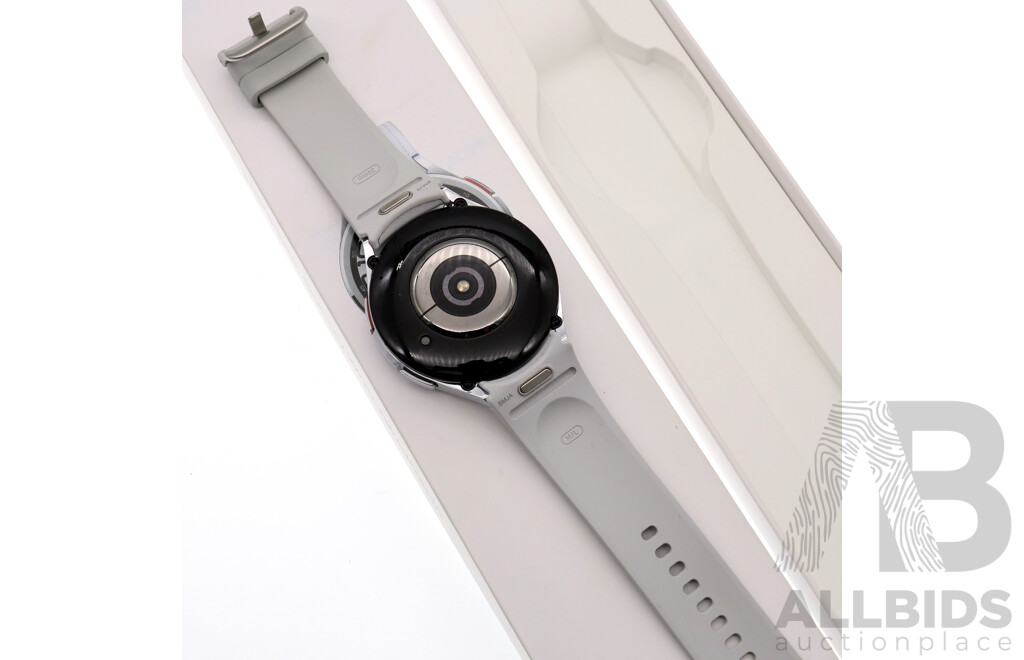 Samsung Galaxy Watch6 Classic in Silver with Original Box with Wireless Charger and Quick Start Booklet (SM-R965F)