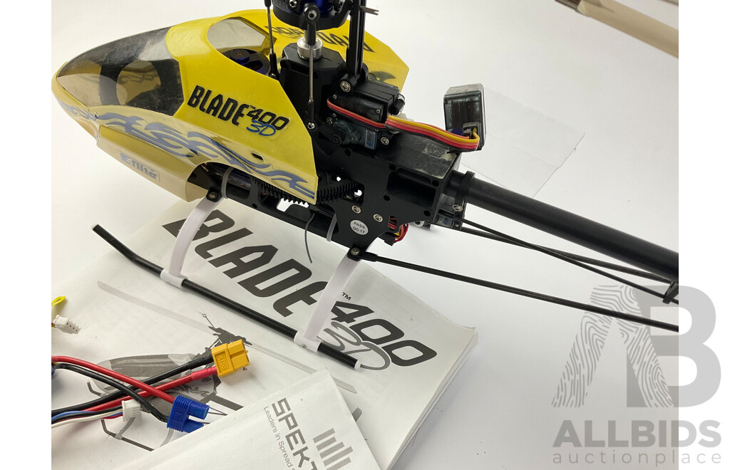 Blade 400 E-Flite Remote Controlled Helicopter