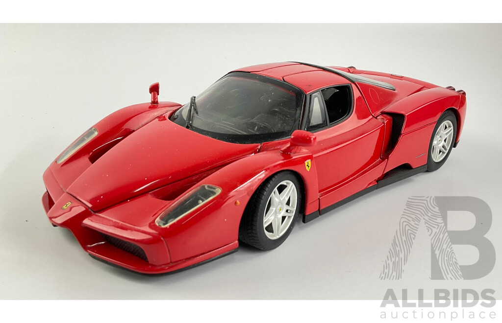 Hot Wheels Diecast Enzo Ferrari with Functional Steering, Doors, Engine Shroud and Bonnet