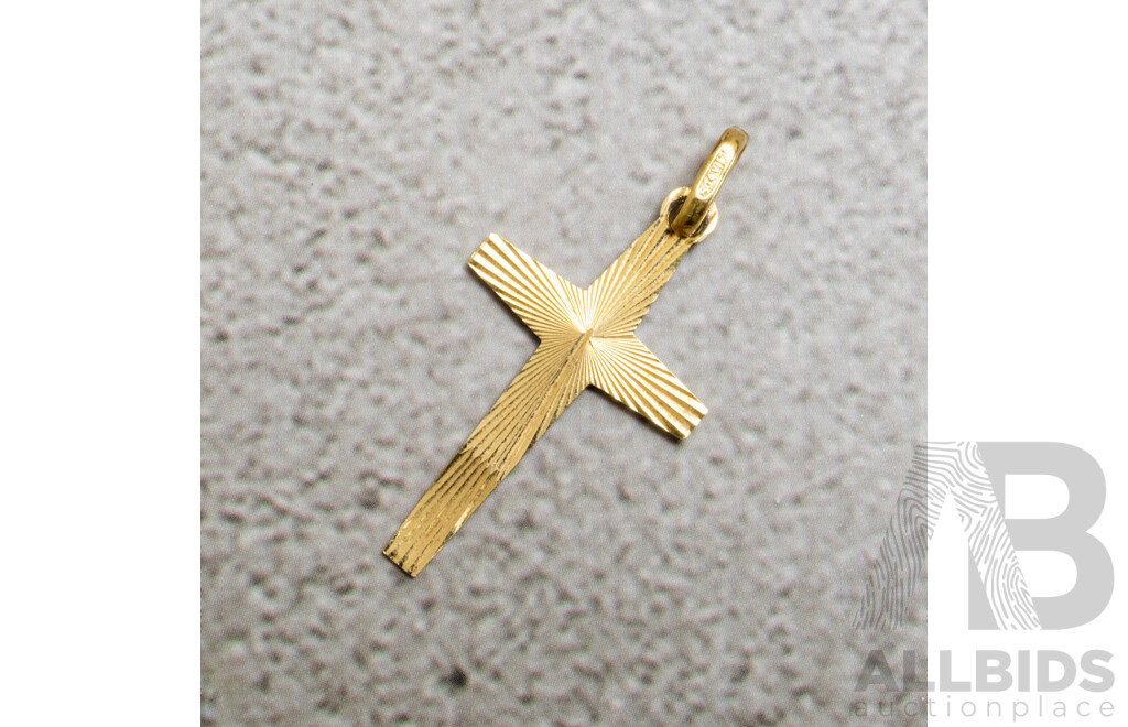 18ct Gold Patterned Cross Pendant, 40mm Long, 2.15 Grams