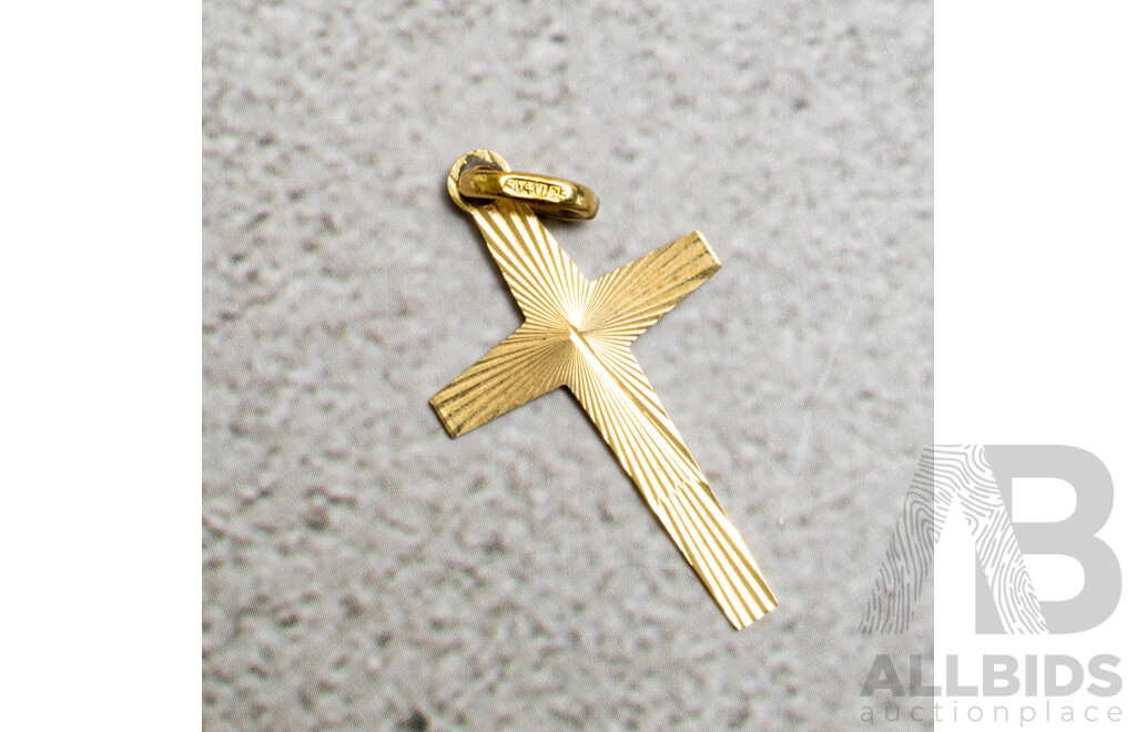 18ct Gold Patterned Cross Pendant, 40mm Long, 2.15 Grams