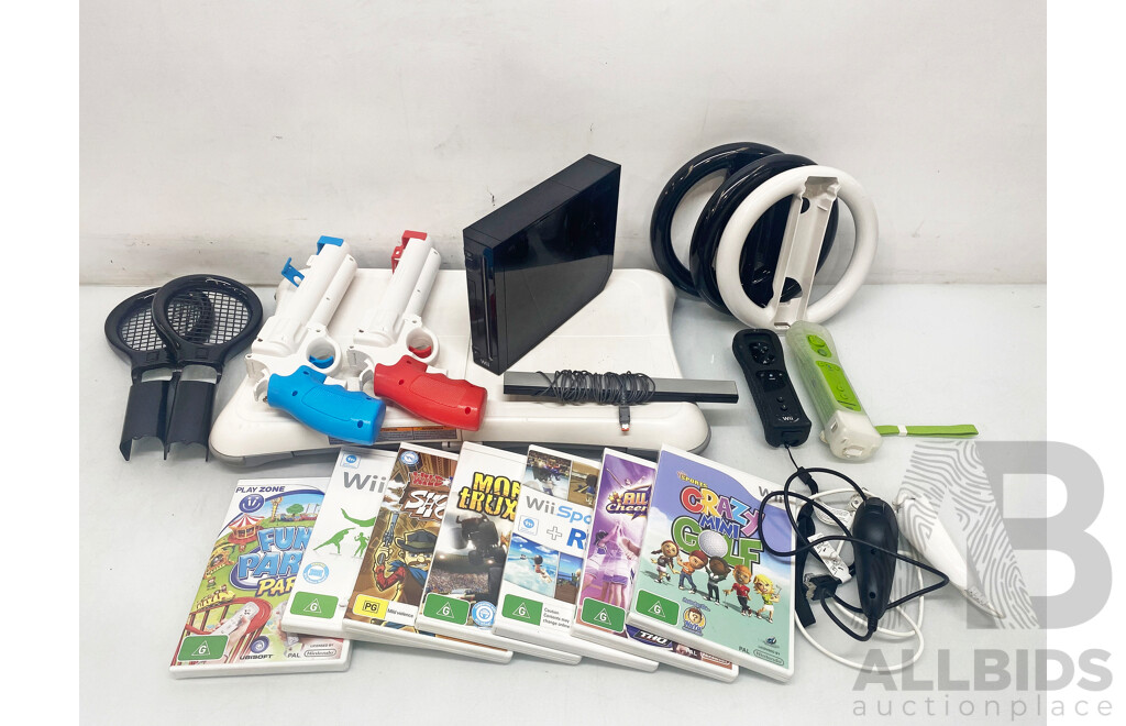 Nintendo (RVL-001) Wii W/ Games/Accessories/Controllers