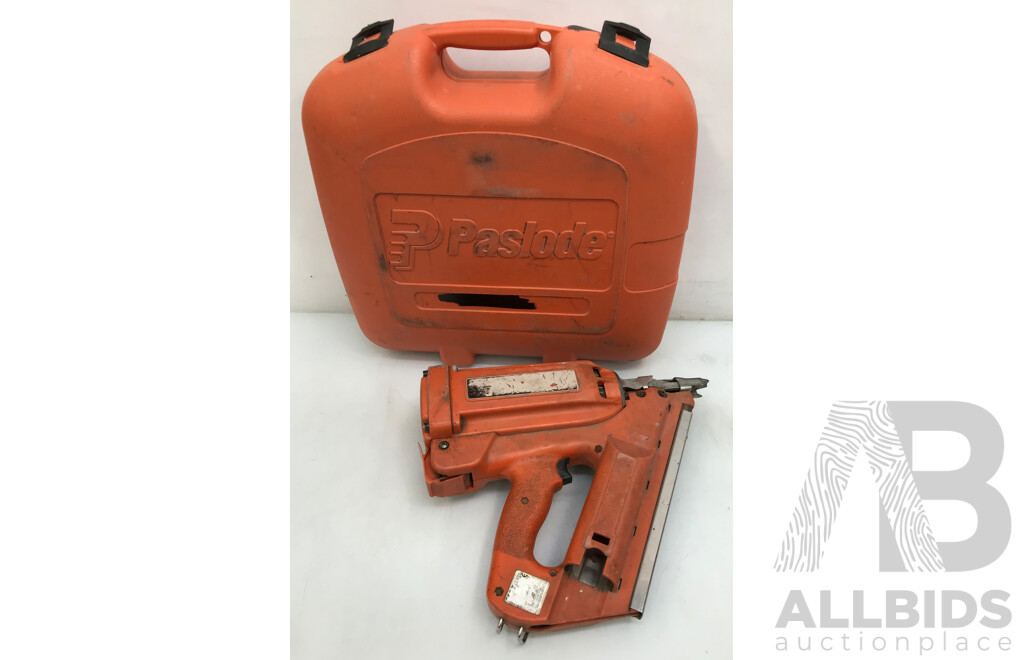 Paslode Framing Nail Gun with Case