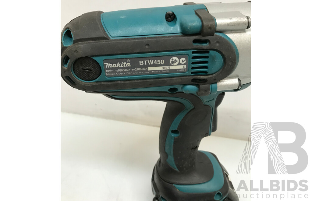 Makita (BTW450) 18V Cordless Impact Drill with Batteries