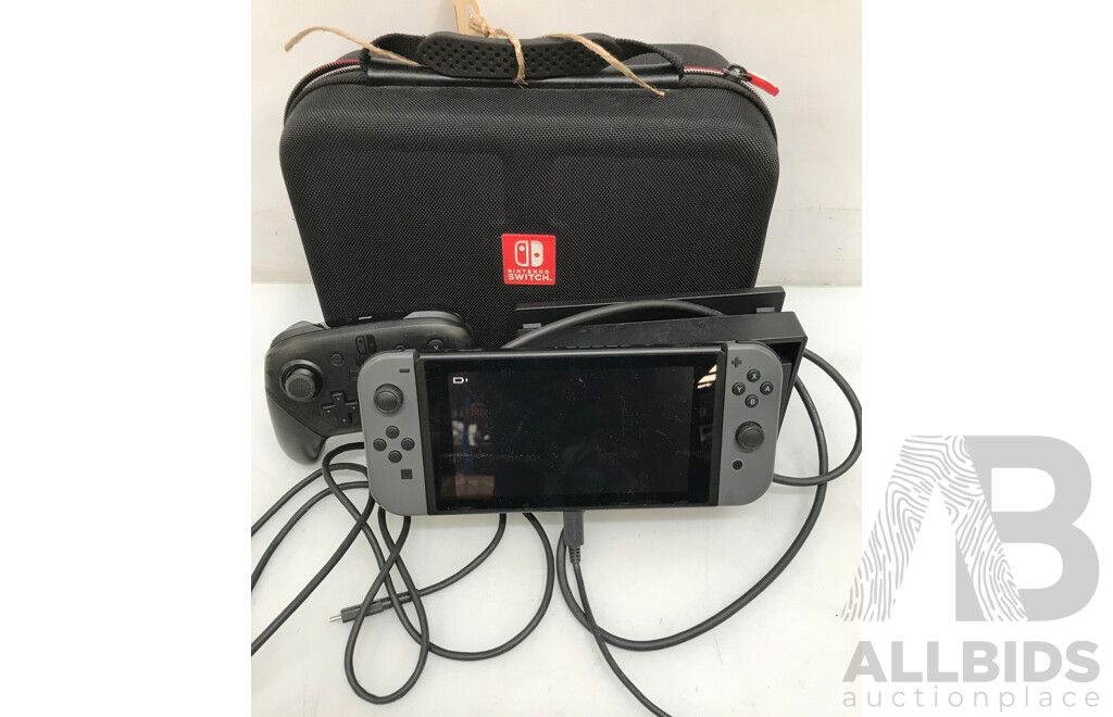 Nintendo (HAC-001) Switch Handheld Gaming Console