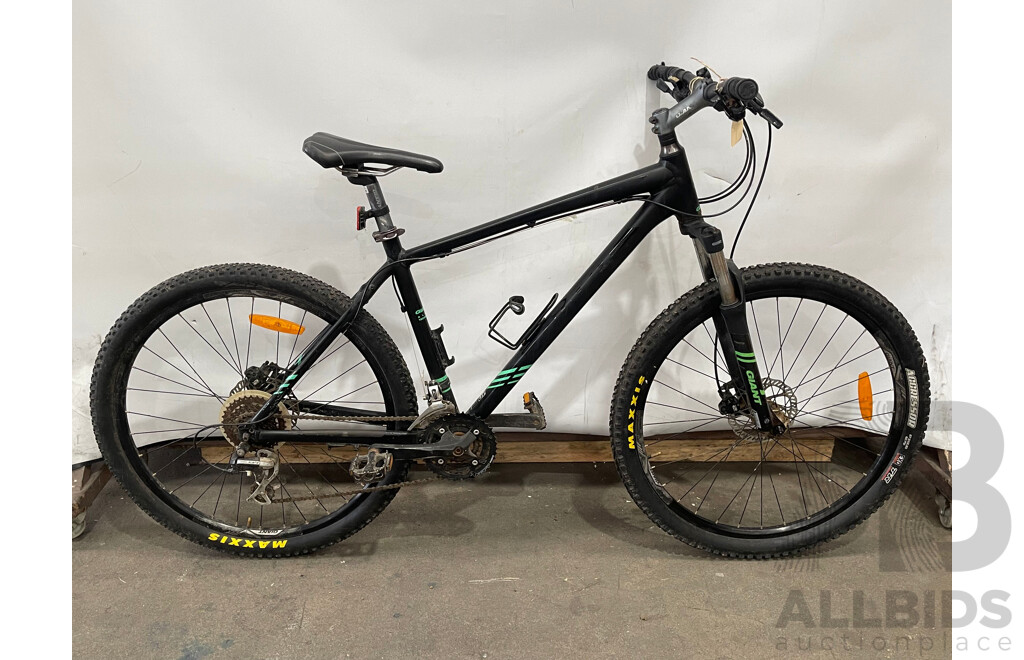 Giant Talon Mountain Bike