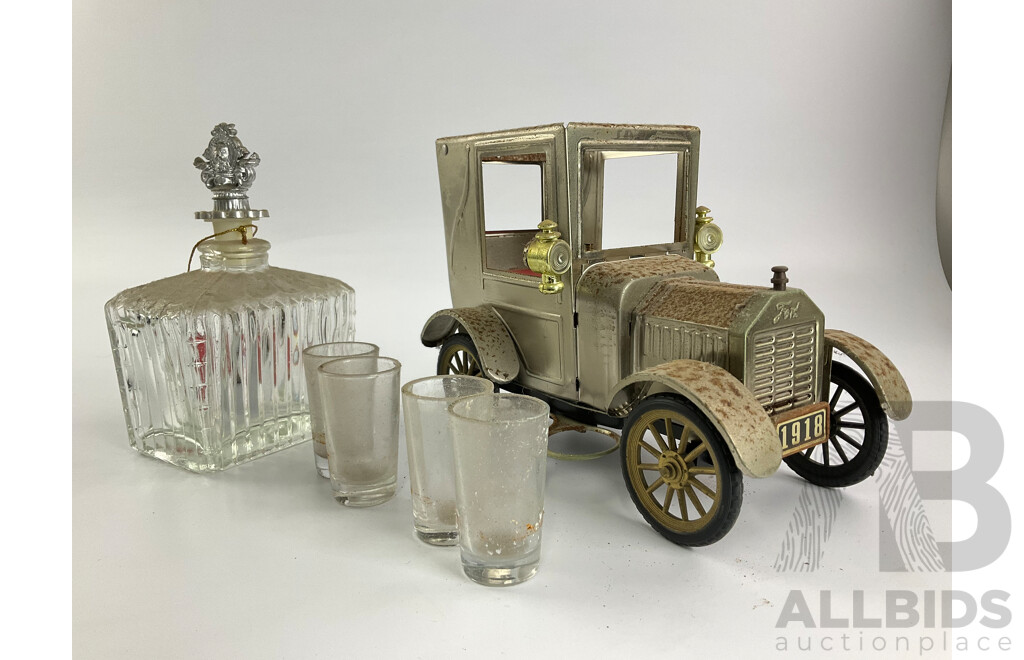 Vintage Model T Ford Music Box Decanter with Shot Glasses on Running Boards