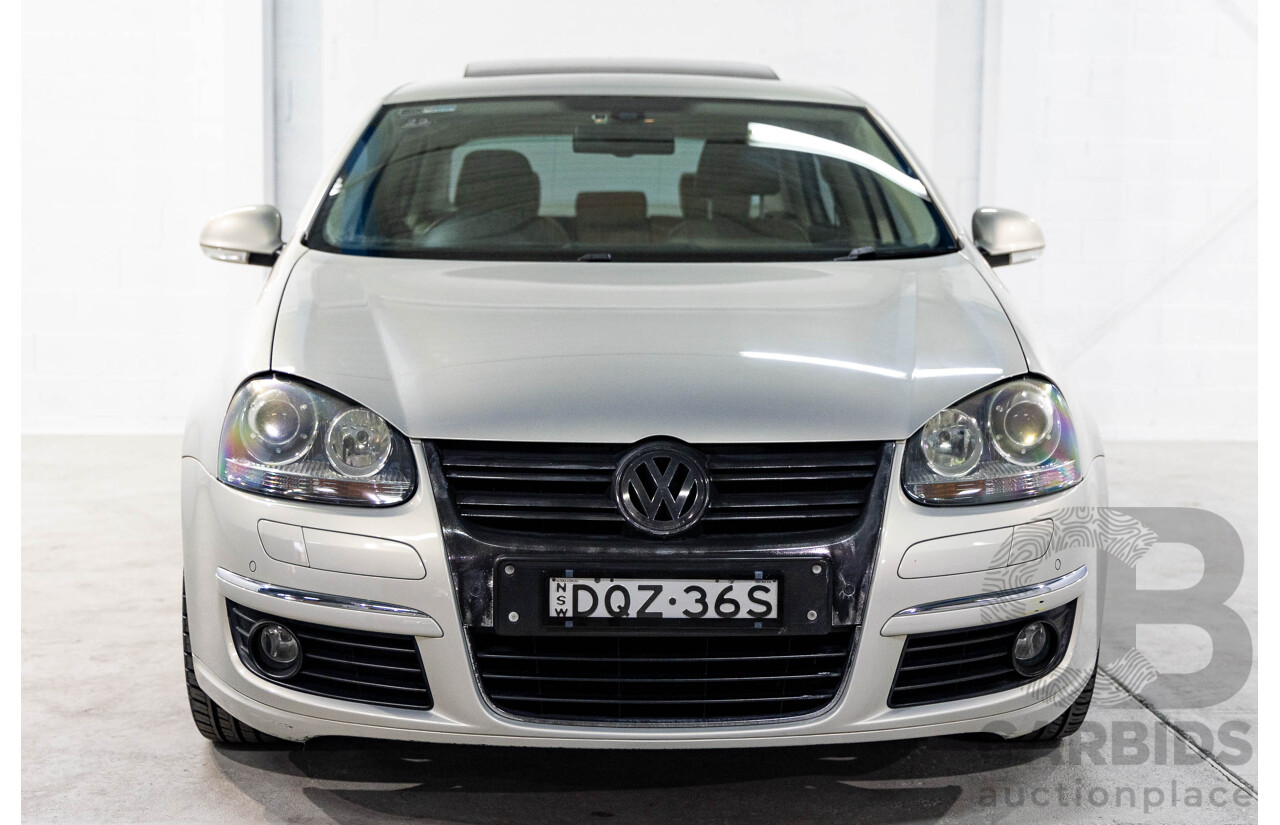 5/2010 Volkswagen Jetta 125 TDI Highline 1KM MY10 4d Sedan Silver Leaf Metallic Turbo Diesel 2.0L