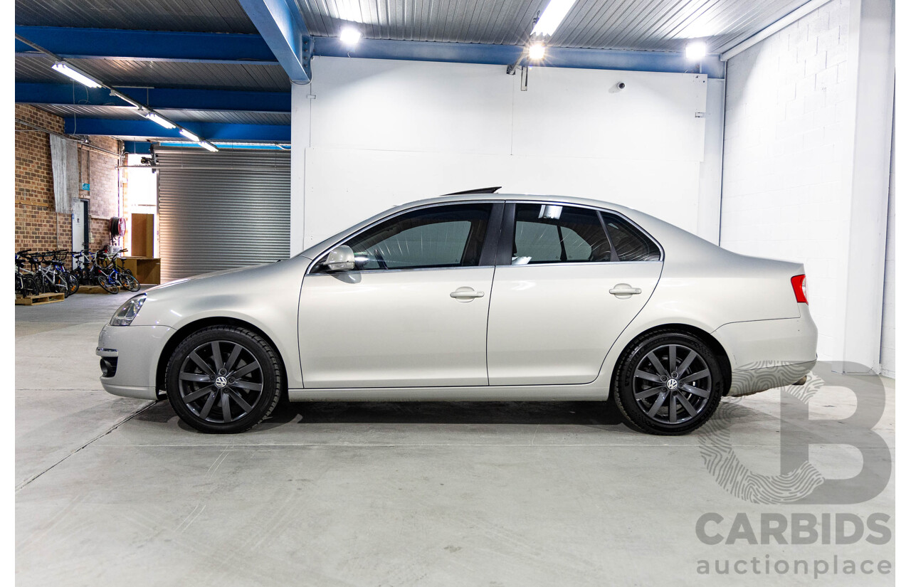 5/2010 Volkswagen Jetta 125 TDI Highline 1KM MY10 4d Sedan Silver Leaf Metallic Turbo Diesel 2.0L