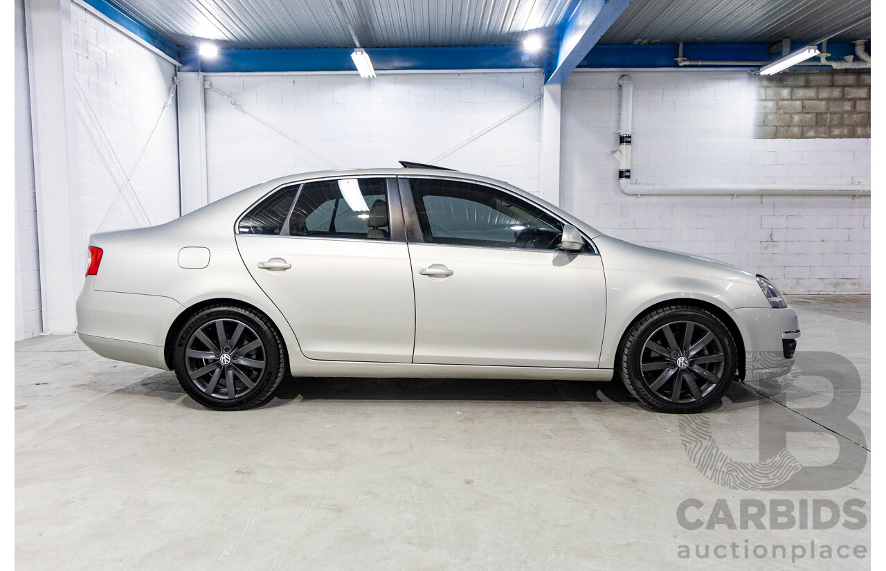 5/2010 Volkswagen Jetta 125 TDI Highline 1KM MY10 4d Sedan Silver Leaf Metallic Turbo Diesel 2.0L