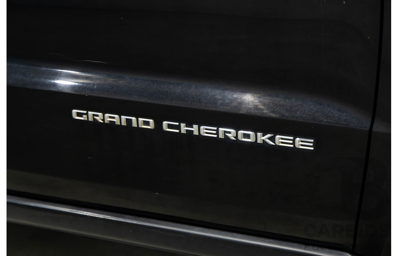 11/2013 Jeep Grand Cherokee Laredo (4x4) WK MY14 4d Wagon Brilliant Black Pearl Turbo Diesel 3.0L