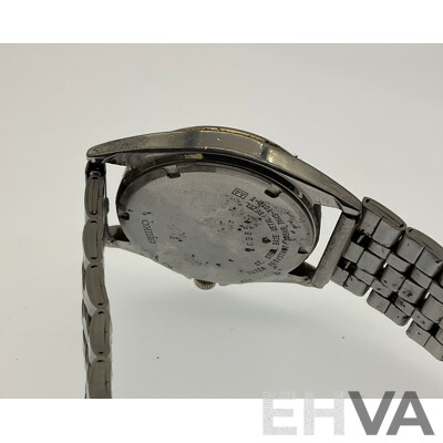 Vintage Seiko SQ100 Gold and Silver Tone Wrist Watch