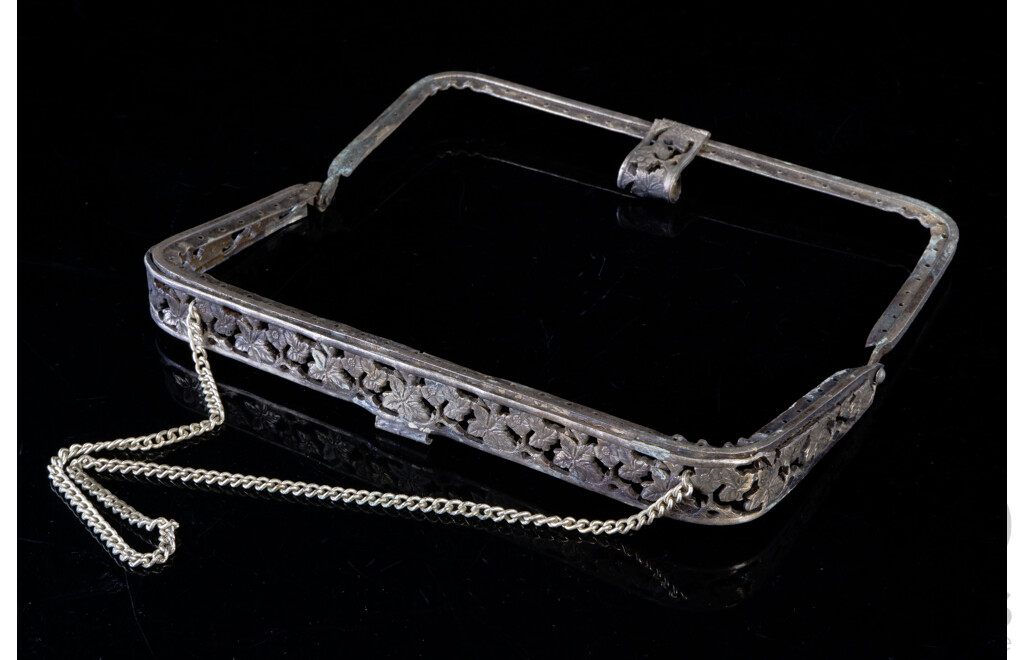 Metal 1920-1940's Silver Tone Handbag Clasp with Ivy Design in Good Condition