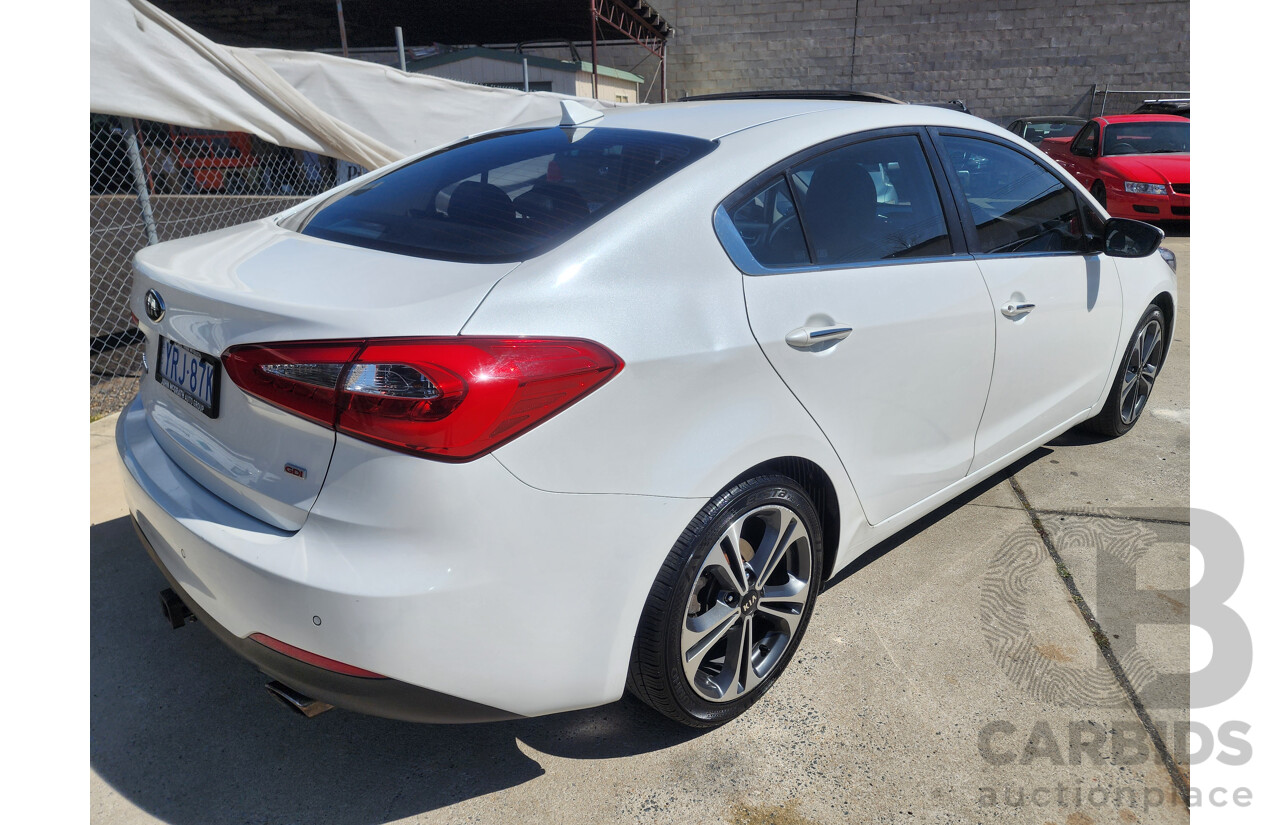 1/2014 Kia Cerato SLi NAV YD MY14 4d Sedan White 2.0L