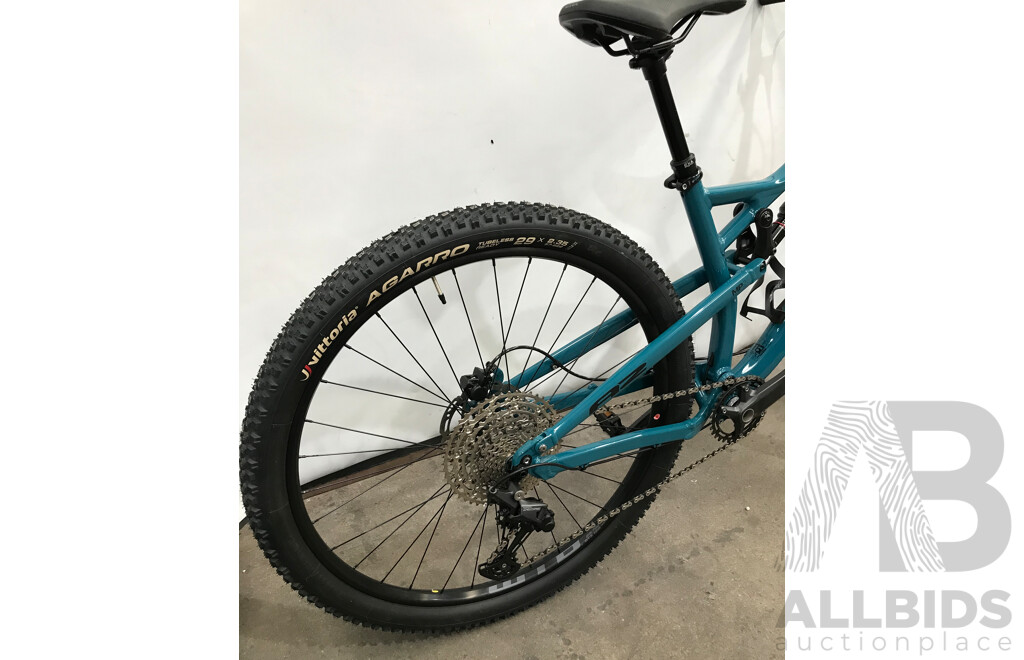 Jamis Faultline A2 11 Speed Mountain Bike