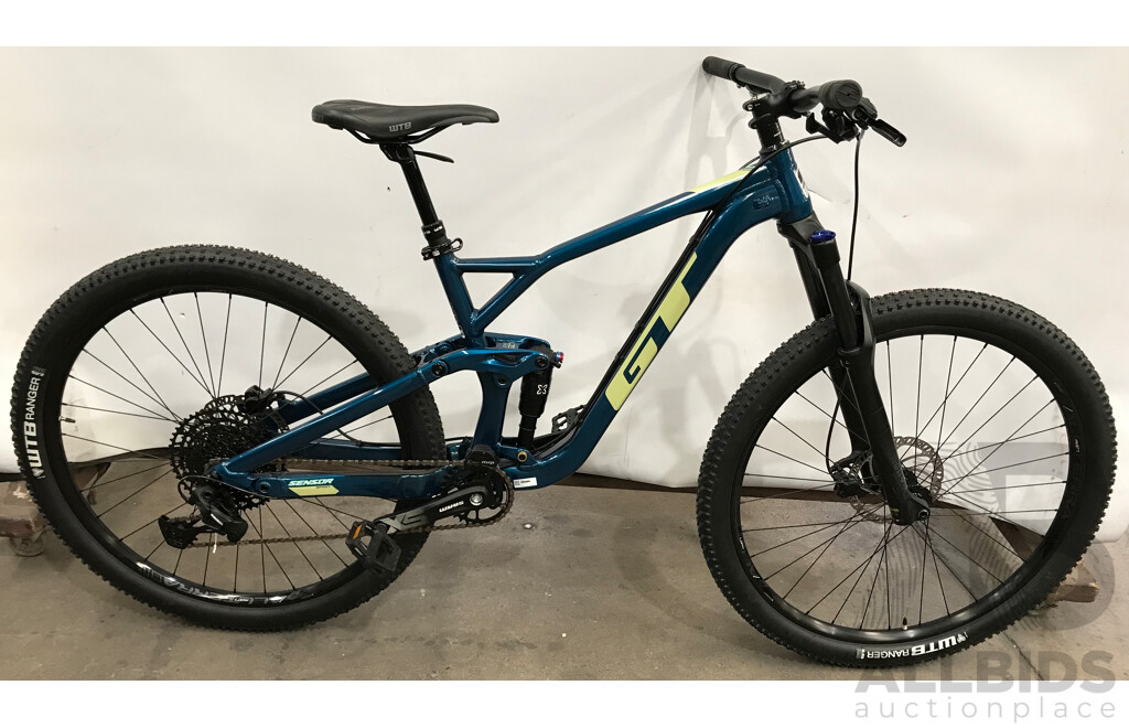 GT Sensor Sport 11 Speed Mountain Bike