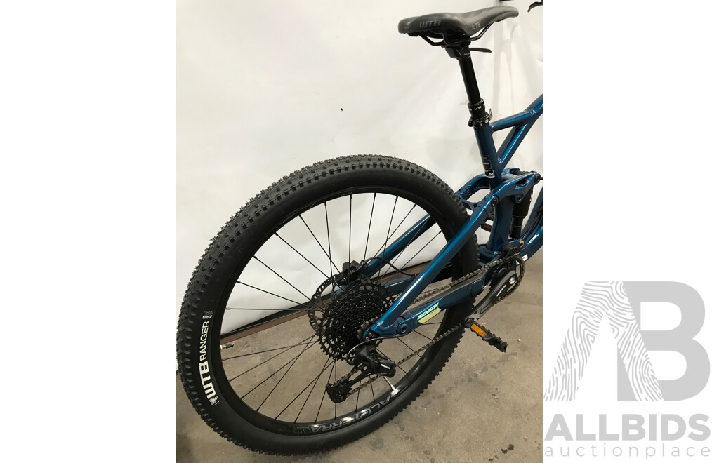 GT Sensor Sport 11 Speed Mountain Bike