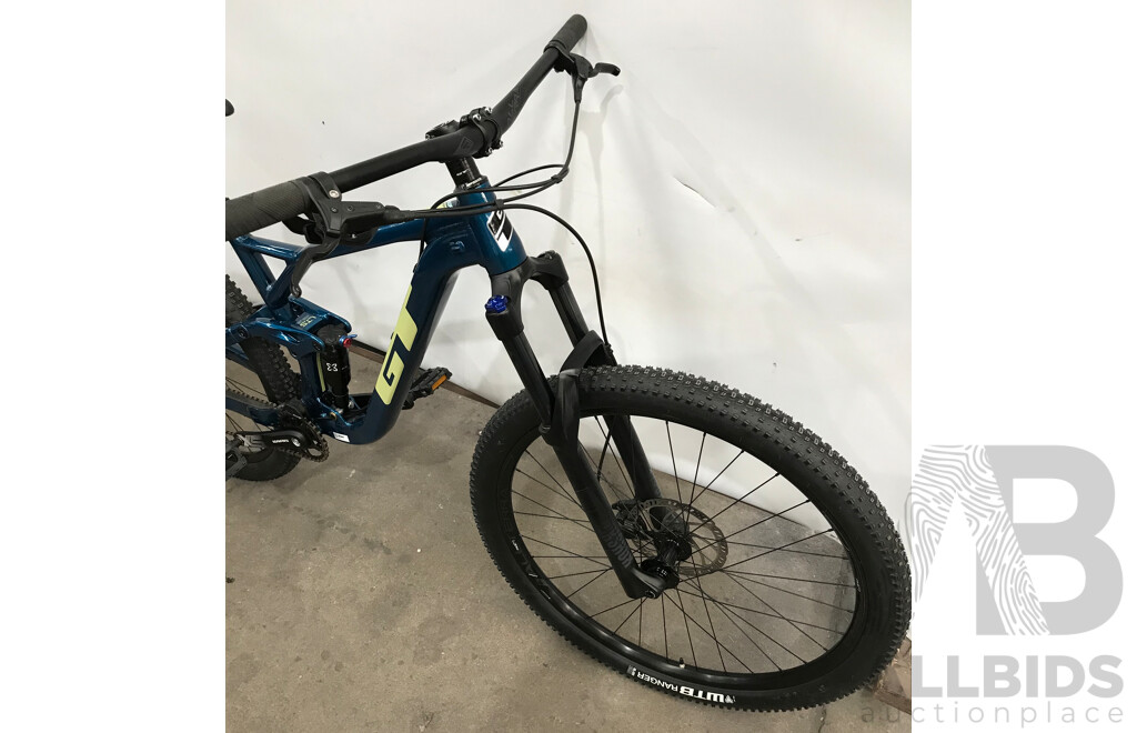 GT Sensor Sport 11 Speed Mountain Bike