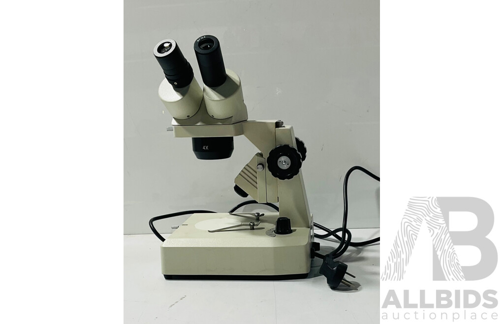 Phenix Electronic Microscope with Plastic Protective Cover