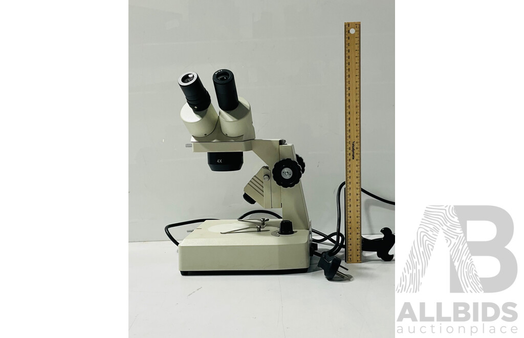 Phenix Electronic Microscope with Plastic Protective Cover