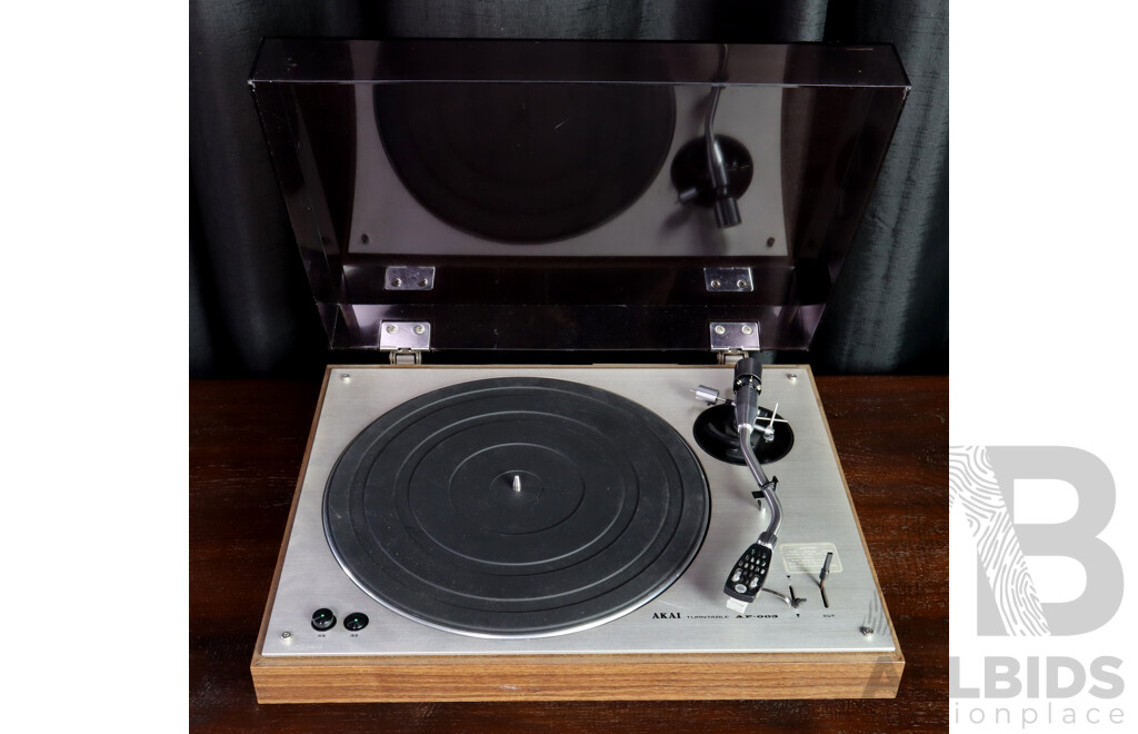 Akai AP-003 Belt Driven Turntable